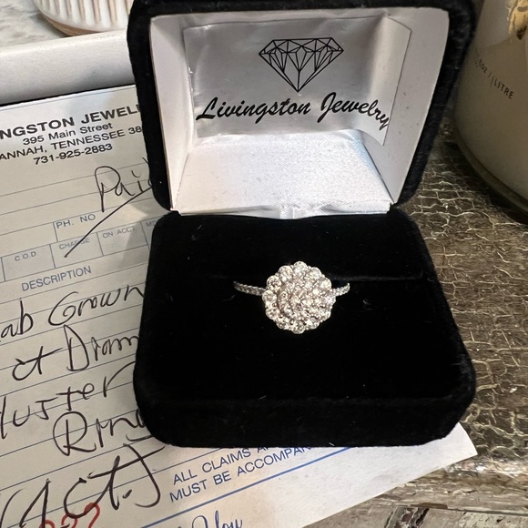1 Carat Cluster White Gold Ring Size 8 - Picture 1 of 9